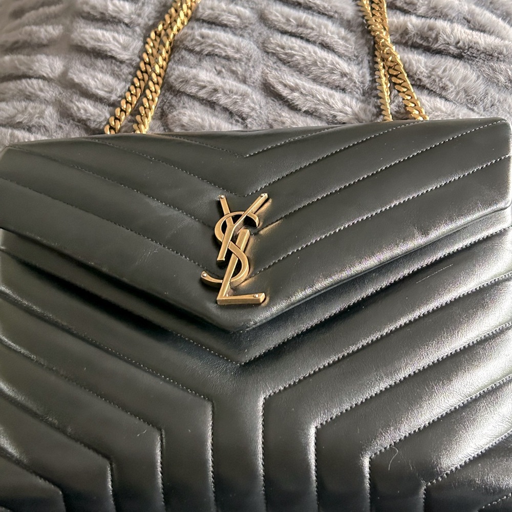 Gorgeous YSL medium Lou Lou in great condition